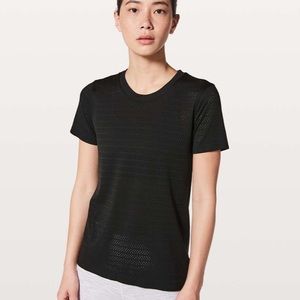 LULU LEMON size 6 short sleeve shirt